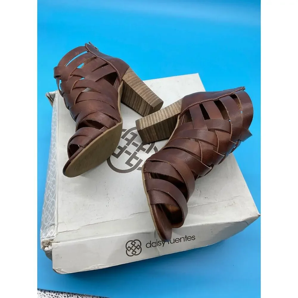 Daisy Fuentes Carrie Strappy‎ Heeled Sandals Cognac Size 6.5M